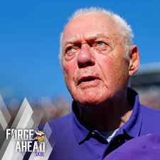 Legendary head coach Bud Grant went out for the coin toss in a polo today.  #ForgeAhead
