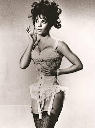 Natalie Wood In The Great Race Look How Tiny Her Waist Is Designer Edith Head Natalie Wood The Great Race Natalie