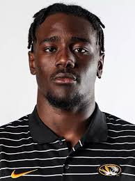 Arden Walker's Instagram, Twitter & Facebook