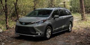 Edmunds also has toyota sienna pricing, mpg, specs, pictures, safety features, consumer reviews and more. 2022 Toyota Sienna Review Pricing And Specs