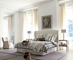 Firany I Zaslony Piekne Dekoracje Okna W Sypialni Galeria Dobrzemieszkaj Pl Furniture Home Decor Living Room Bedroom