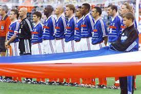 1998 كأس العالم fifa فرنسا فرنسا المنتخب الوطني لكرة القدم ، أكل الحيوانات الصغيرة الزبادي, الشعار, الفقاريات, صور عيد ميلاد سعيد ناقل png. ÙØ±Ù†Ø³Ø§ ØªÙ„Ø§Ù‚ÙŠ Ø§Ù„Ø¨Ø±Ø§Ø²ÙŠÙ„ ÙÙŠ Ù†Ø³Ø®Ø© Ù…Ø¹Ø§Ø¯Ø© Ù…Ù† Ù†Ù‡Ø§Ø¦ÙŠ Ù…ÙˆÙ†Ø¯ÙŠØ§Ù„ 98 Rt Arabic