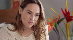 Vanessa demouy, l'ex mannequin et comédienne emblématique des années 90, star de la série classe mannequin, puis coeur caraïbe et aventure caraïbe revient sur l'ensemble de sa carrière. Demain Nous Appartient Vanessa Demouy Rose Va Se Retrouver Liee A Margot Interview News Series Allocine