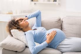Sobald die wehen beginnen, leitet ihr der wehenrhythmus ist neben dem wehenabstand und der intensität der wehen also ein weiterer. Ab Wann Sollte Man Mit Wehen Ins Krankenhaus Nutzliche Informationen Und Tipps Babywissen