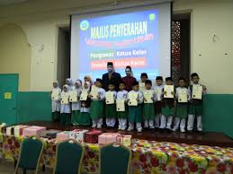 Translation of «penolong kanan guru» in english language: Masjid Bandaraya Kota Kinabalu Ø¯Ø± ØªÙˆÛŒÛŒØªØ± 25 1 2019 Jumaat Mbrkk Sambutan Bulan Kasih Sayang Dan Penyerahan Watikah Perlantikan Pengawas Ketua Dan Penolong Ketua Kelas Madrasah Al Mubarak Sesi Pagi Disempurnakan Oleh Mudir Madrasah Https T Co