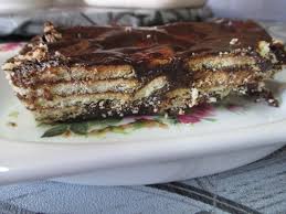 Rasanya ramai yang dah mencuba resepi kek batik biskut marie yang biasa yang pernah saya kongsikan sebelum ni. Resepi Kek Batik Menggunakan Biskut Marie Munchy S Azwar Syuhada