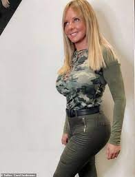 Instagram/pa images find out everything about carol vorderman's age, relationships, career. Carol Vorderman 59 Sagt Dass Es Traurige Fans Sind Die Sich Auf Bottom Anstatt Auf Ihre Karriere Konzentrieren Nach Welt