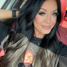 Looking for a blonde specialist. I want my hair done. It's not been touched  or colored. I need someone who is kind and careful with making it blonde.  Tia