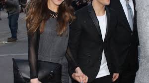 More images for louis tomlinson eleanor calder » Louis Tomlinson Eleanor Calder Freundin Passt Auf Ihn Auf Gala De