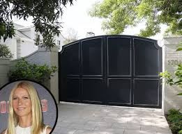 Some homes are constructed without a boundary wall and. Pin On Home Gardens