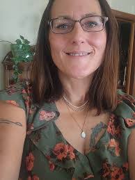 Carmen Holcomb's Instagram, Twitter & Facebook