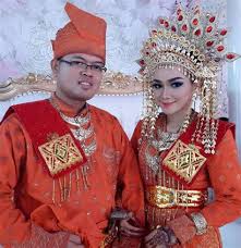 Negeri perak juga bersempadan antarabangsa dengan negara thailand, di utara dan pul Sejarah Pakaian Tradisional Melayu Pakaian Tradisional Melayu Untuk Lelaki Bajutradisionals Com Etnis Terbesar Di Provinsi Riau Adalah Melayu Tellupituu