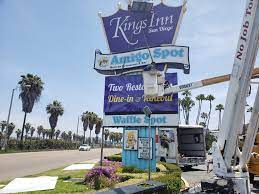 Additionally, a bar/lounge, a coffee shop/café, and a spa tub are onsite. Kings Inn San Diego Home Facebook