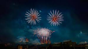 À paris, par exemple, le défilé militaire, dont la procession aura lieu sur les champs élysées à partir. A Val De Reuil Quatorze Feux D Artifice Seront Tires Pour Le 14 Juillet