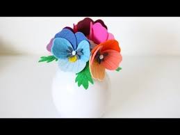 The Pansy Flower Is A Tricky One To Figure Out When Crafting With Felt But I M Here To Make It Easy And Felt Flowers Diy Flower Video Tutorials Pansies Flowers