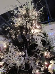 Not Sure About Black Trees But This One Looks Lovely Like The Idea Of A Mir Black Christmas Decorations Silver Christmas Tree White Christmas Tree Decorations