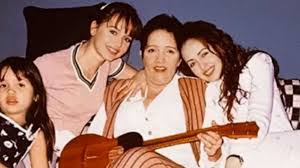 Personal life after emerging victorious from a stroke, daniela spanic (40). Daniela Y Gaby Spanic Dan Ultimo Adios A Su Mama Con Emotivos Mensajes Y Fotos Mamaslatinas Com