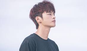 Apr 21, 2020 · merek kemeja pria branded yang terkenal dengan logo olahraga berkuda ini sudah nggak perlu diragukan lagi kualitasnya. Aktor Film Semi Korea Yang Tampan Artis Kpop