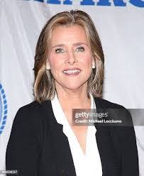 Meredith Fisher's Instagram, Twitter & Facebook