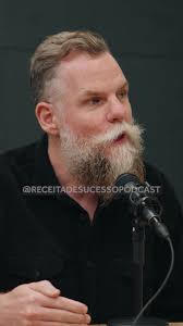 Quem você seria sem suas armaduras? A gente cresce ouvindo: “não chora”,  “engole o choro”, “não demonstra emoção”. Cada frase vira uma das armaduras  que a gente veste pra se proteger. Mas e se essas ...