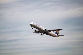 Arti mimpi mengaji menurut pandangan adat budaya . Arti Mimpi Ketinggalan Pesawat Menurut Islam Primbon Psikolog