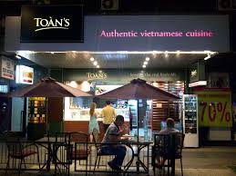 Am mancat cea mai mare shaorma din bucuresti. Cele Mai Bune 10 Localuri Cu Street Food Din Bucuresti Restograf Ro