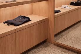 pin by 米尚丽零售设计网on 服装店 home decor storage bench furniture