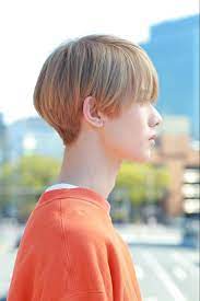 平野紫耀さんはいつもオシャレですが 髪型にこだわりがあることをご存知ですか？ 今回は平野紫耀さんの髪型のこだわりと 意外と普段見ることができない、 ツーブロックの刈上げ部分の変化を ご紹介したいとおもいます. å¹³é‡Žç´«è€€ é¢¨ ã‚µãƒ©ãƒžãƒƒã‚·ãƒ¥ ãƒ¡ãƒ³ã‚º é«ªåž‹ Lipps åŽŸå®¿ Mens Hairstyle ãƒ¡ãƒ³ã‚º ãƒ˜ã‚¢ã‚¹ã‚¿ã‚¤ãƒ« ãƒ¡ãƒ³ã‚º ãƒ˜ã‚¢ã‚¹ã‚¿ã‚¤ãƒ« ãƒžãƒƒã‚·ãƒ¥ ãƒ¡ãƒ³ã‚º ãƒãƒ³ã‚µãƒ ã‚·ãƒ§ãƒ¼ãƒˆ