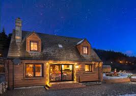 We had a group of 11 girls and the home we rented had 5 rooms and 3 bathrooms. Snowy River Lodge Log Cabin With Hot Tub Aviemore