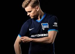 Arminia bielefeld augsburg bayer leverkusen bayern munich bochum borussia dortmund borussia m'gladbach eintracht frankfurt fc cologne freiburg greuther fürth hertha berlin hoffenheim mainz. Hertha Bsc 2021 22 Nike Away Kit 21 22 Kits Football Shirt Blog