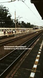 Rinduku seperti ranting yang tetap berdiri, meski tak satupun lagi dedaunan yang menemani, sampai akhirnya mengering, patah dan mati. sumber gambar: Pin Oleh Dhea Linda Di Ndan Instagram Kutipan Jatuh Cinta Kutipan