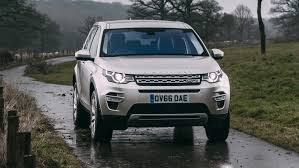 The 2016 land rover discovery carries a braked towing capacity of up to 3500 kg, but check to ensure this applies to the configuration you're considering. Land Rover Discovery Sport 2017 Review 2015 2019 Top Gear