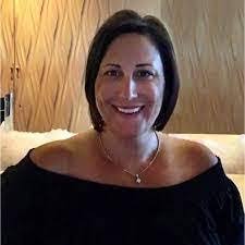 Michelle Warunek's Instagram, Twitter & Facebook