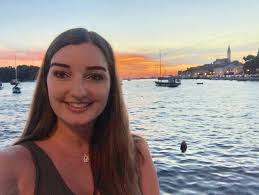 Seit dem 01. August ist Lara Berger nun bei uns. Wir möchten Ihnen unsere  neue Kollegin etwas genauer und auch privater vorstellen und haben ihr  daher 3 Fragen gestellt. Lesen Sie selbst!