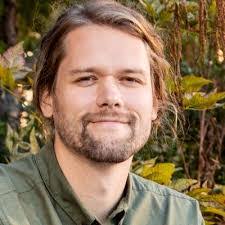 Nadia Davidson's Instagram, Twitter & Facebook