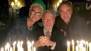 'knives out' to stream exclusively on amazon prime this june. Vij9pfkogeqrsm