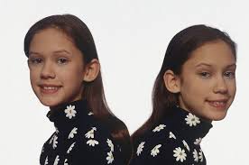 21 Things Only Identical Twins Understand Identical Twins Cute Twins Twin Humor