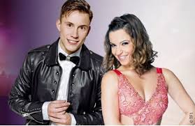 L'émission a été remportée par le chanteur loïc nottet, aux côtés de la danseuse denitsa ikonomova. Un Record D Audience Pour La Finale De Danse Avec Les Stars Saison 6 Stars Actu