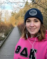 Lindsay Wills's Instagram, Twitter & Facebook