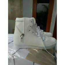 Velcro pu kulit sepatu wanita putih +sol 3,5 cm tinggi sepatu korea wanita kasual untuk siswa rp297.000 rp440.000 32% cod sepatu sneaker slavina ts48 rp174.900 rp300.000. Promo Sepatu Boots Putih Sepatu Boots Korea Sepatu Boots Wanita Sepatu Boot Murah Shopee Indonesia