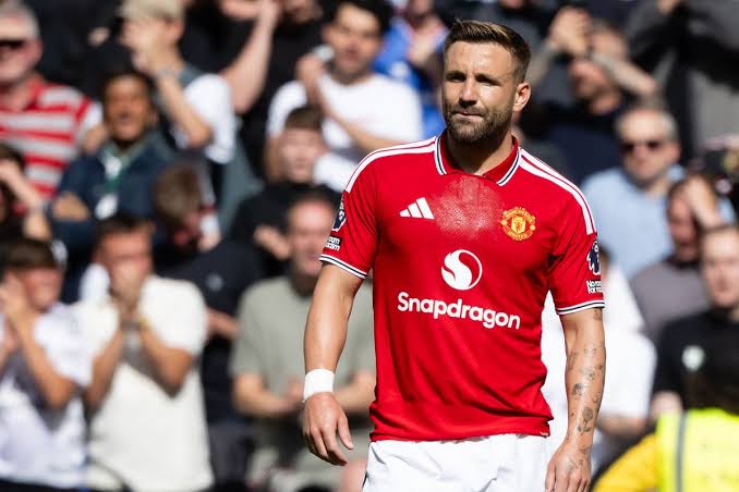 MANU'DA LUKE SHAW DEPREMİ: BEDELSİZ AYRILIYOR