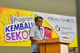 Finansialku akan membahas zakat penghasilan, zakat fitrah dan zakat mal apa bedanya dan berapa jumlahnya. Ump Etiqa Bantu 200 Anak Anak Asnaf Terima Bantuan Kelengkapan Sekolah Ump News
