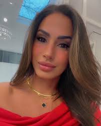 Happy 💌 Valentine's Day. If it doesn't feel like a 90s- early 2000s R&B  song, probably ain't it.