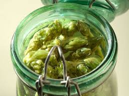 Asperges Vertes En Bocal Recettes Recette Recettes De Cuisine Asperge Verte Cornichons Maison