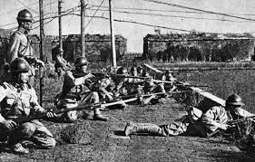 第二次世界大战与纳粹屠犹 纳粹屠犹是指 1933 年至 1945 年间由纳粹德国及其帮凶对欧洲犹太人实施的由国家支持的、系统性的迫害和种族灭绝行动。 犹太人是最大的受害者——有六百万人遭到杀害， 罗姆人（吉卜赛人）、精神或身体上有缺陷的人以及波兰人也. ç¬¬äºŒæ¬¡ä¸–ç•Œå¤§æˆ˜ å¿«æ‡‚ç™¾ç§'