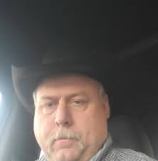 Hi all, Have a 17hh Warmblood mare here currently that's got a pretty neat  habit. Perfect.... To ride, will not put a foot wrong. The problem is  haltering her. You can put