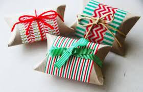 Hier & heute habe ich eine idee für eine geschenkverpackung für euch: Basteln Mit Klorollen Zu Weihnachten 60 Einfache Diy Projekte Zum Nachmachen