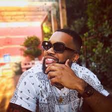 Eddy Wallace's Instagram, Twitter & Facebook