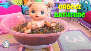 Baby alive potty dance baby: Baby Alive Has A Bath In 1000 Orbeez Youtube
