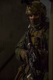 Reconnaissance Marines Sharpen Skills In 2020 Military Forces Military Guns Military Marines